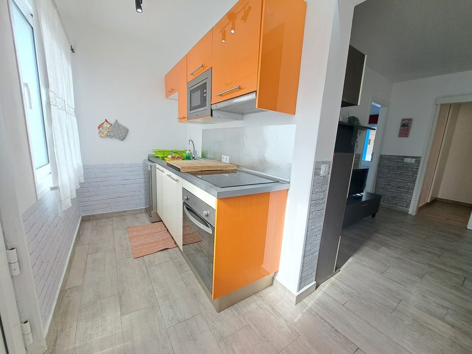 Apartment, 2 Bedrooms, Garden View | Interior