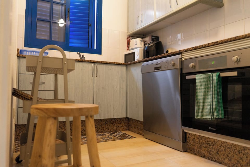 House, 2 Bedrooms, Smoking, Patio | Private kitchen