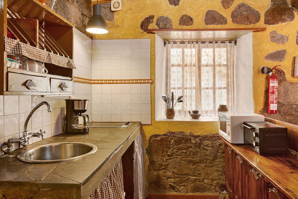 House, 2 Bedrooms, Smoking, Private Pool | Interior