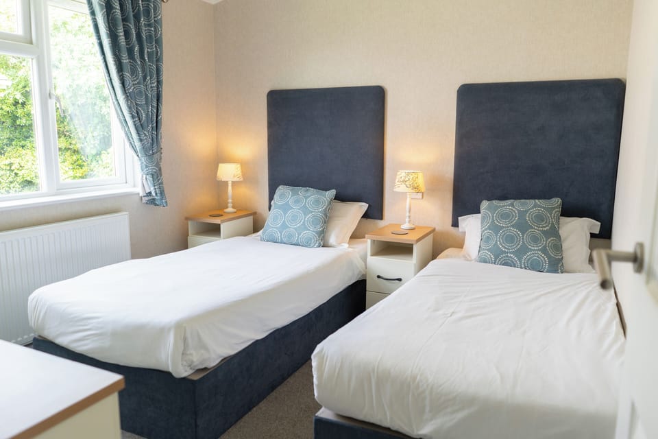 Iron/ironing board, WiFi (free), bed sheets