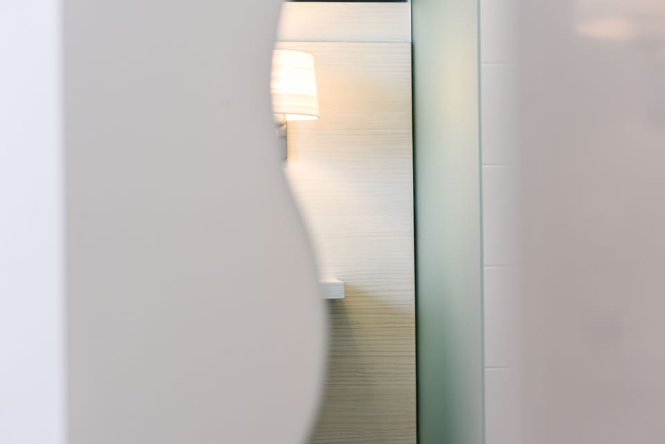 Double Room | Bathroom | Shower, free toiletries, towels