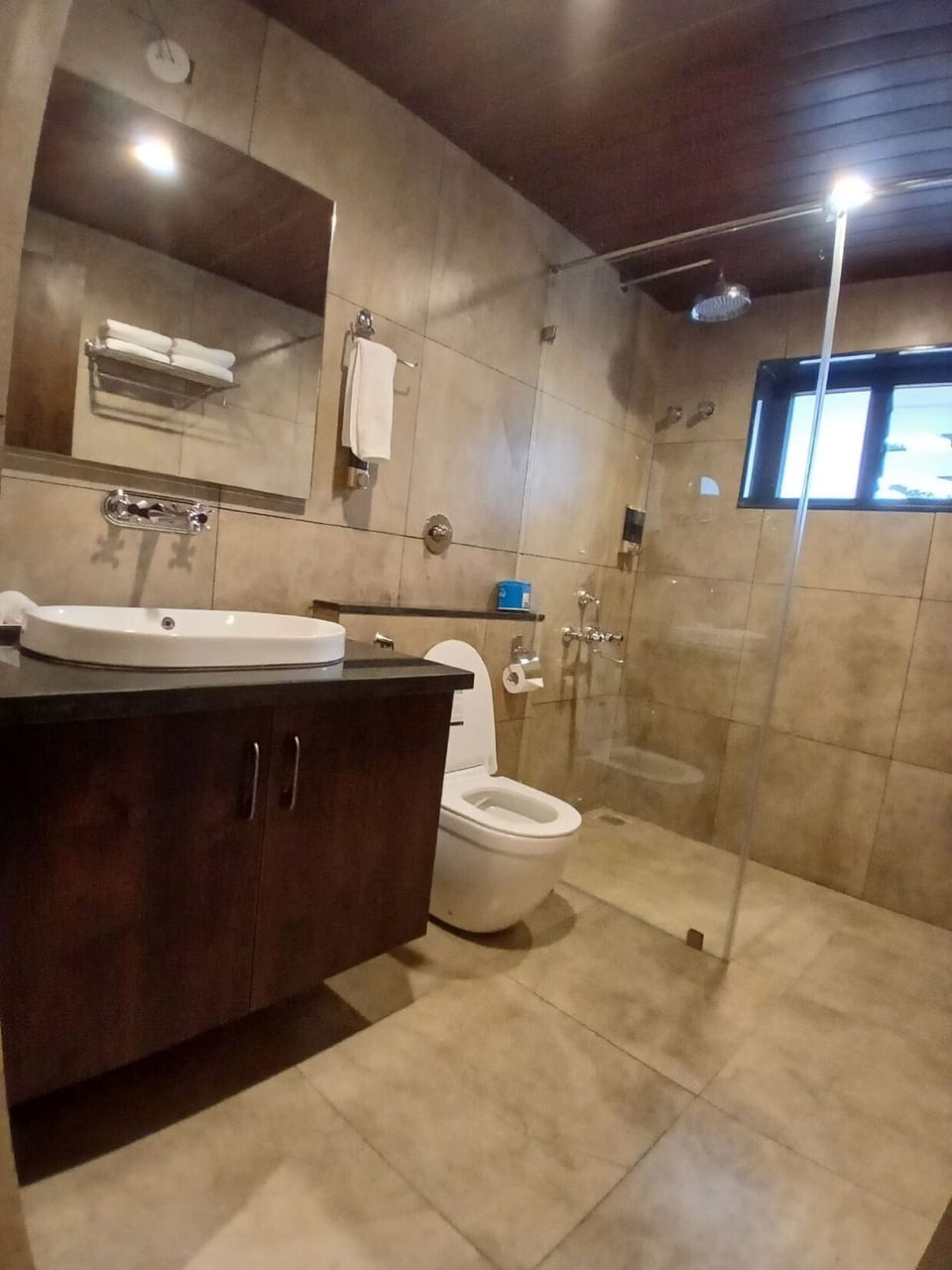 Club Double Room | Bathroom | Combined shower/tub, hair dryer, towels, soap