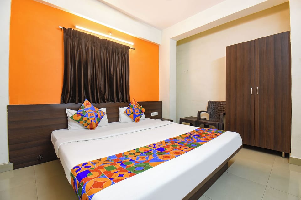 Classic Room | Desk, free WiFi