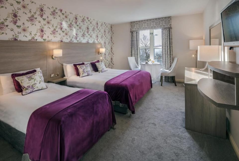 Deluxe Double or Twin Room, 1 Double Bed, Marina View | Desk, laptop workspace, iron/ironing board, free WiFi