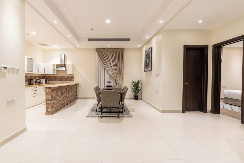 Family Suite, 2 Bedrooms | In-room dining