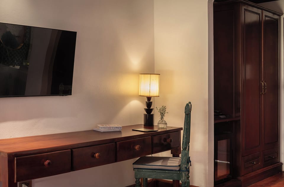 Desk, bed sheets
