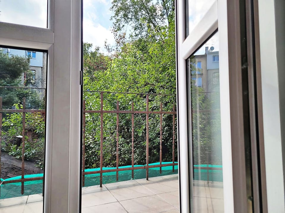 Standard Studio Suite, 1 Double Bed, Courtyard View | Terrace/patio