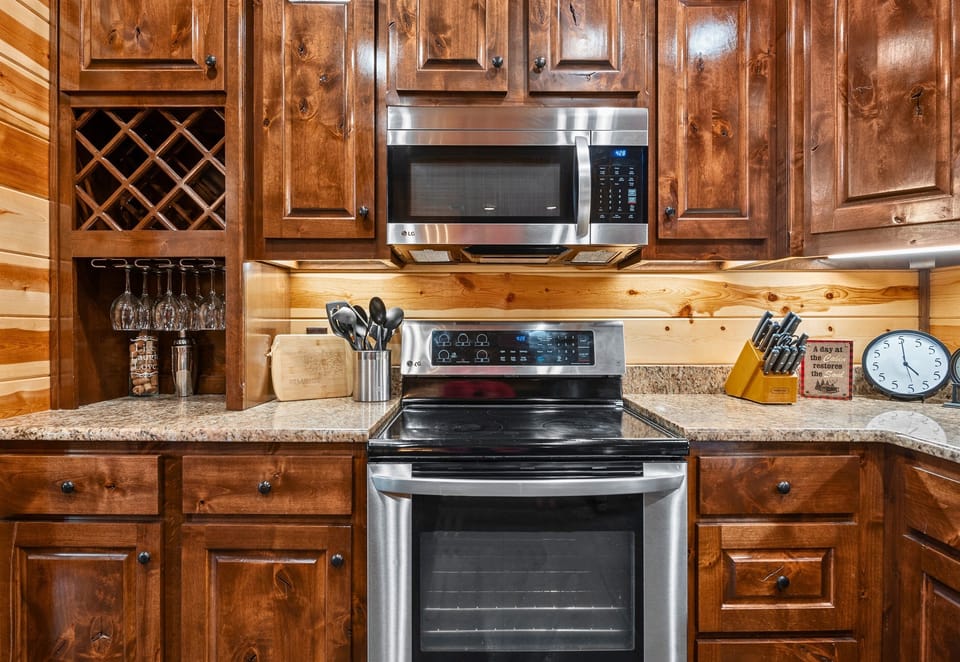 Equipped with updated appliances and plenty of counter space, this kitchen makes meal prep a breeze. You’ll have all the tools you need for an effortless cooking experience.