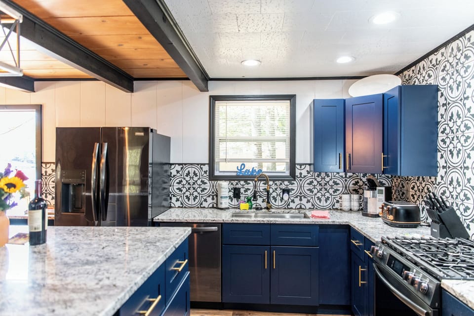 "The hot tub was very sanitary, so was the kitchen."-Sherri Oct2025