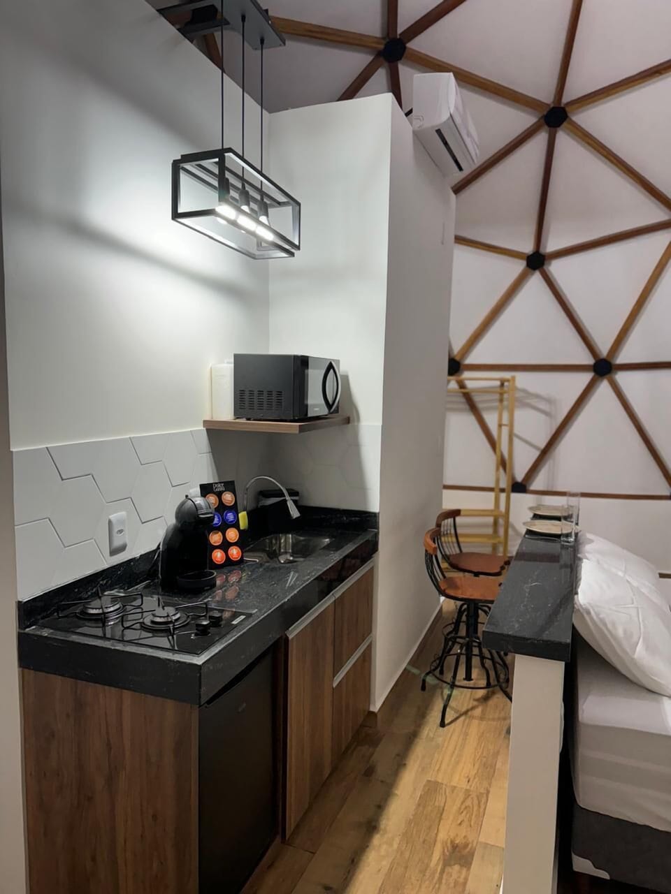 Luxury Suite, City View | Private kitchen | Microwave, oven, stovetop, cookware/dishes/utensils