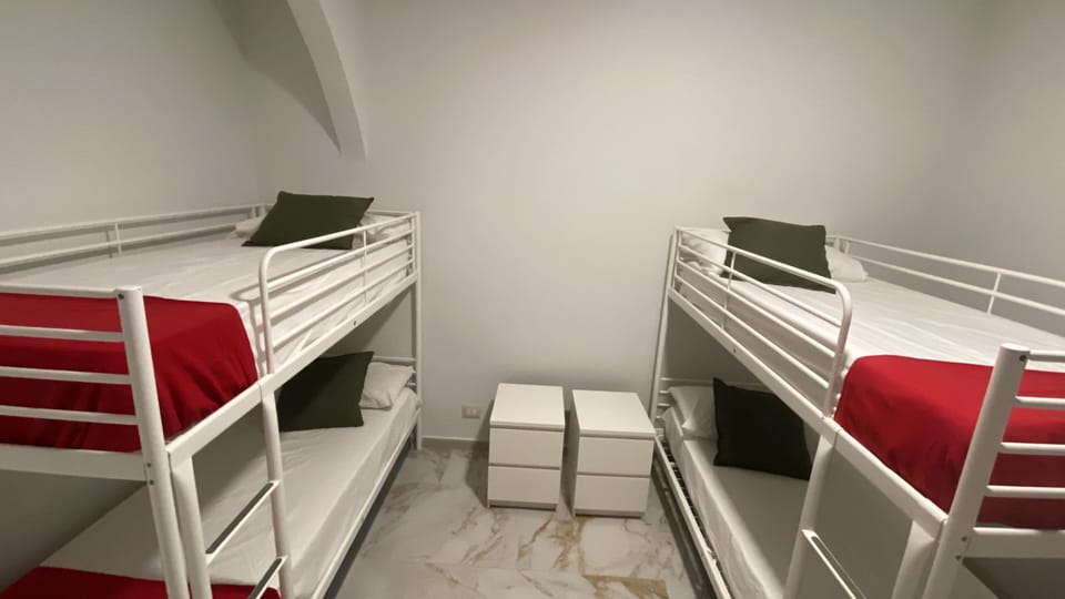 Shared Dormitory | Free WiFi