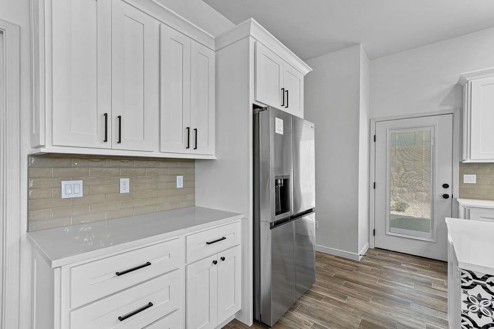 Fully equipped kitchen with brand new stainless steel appliances