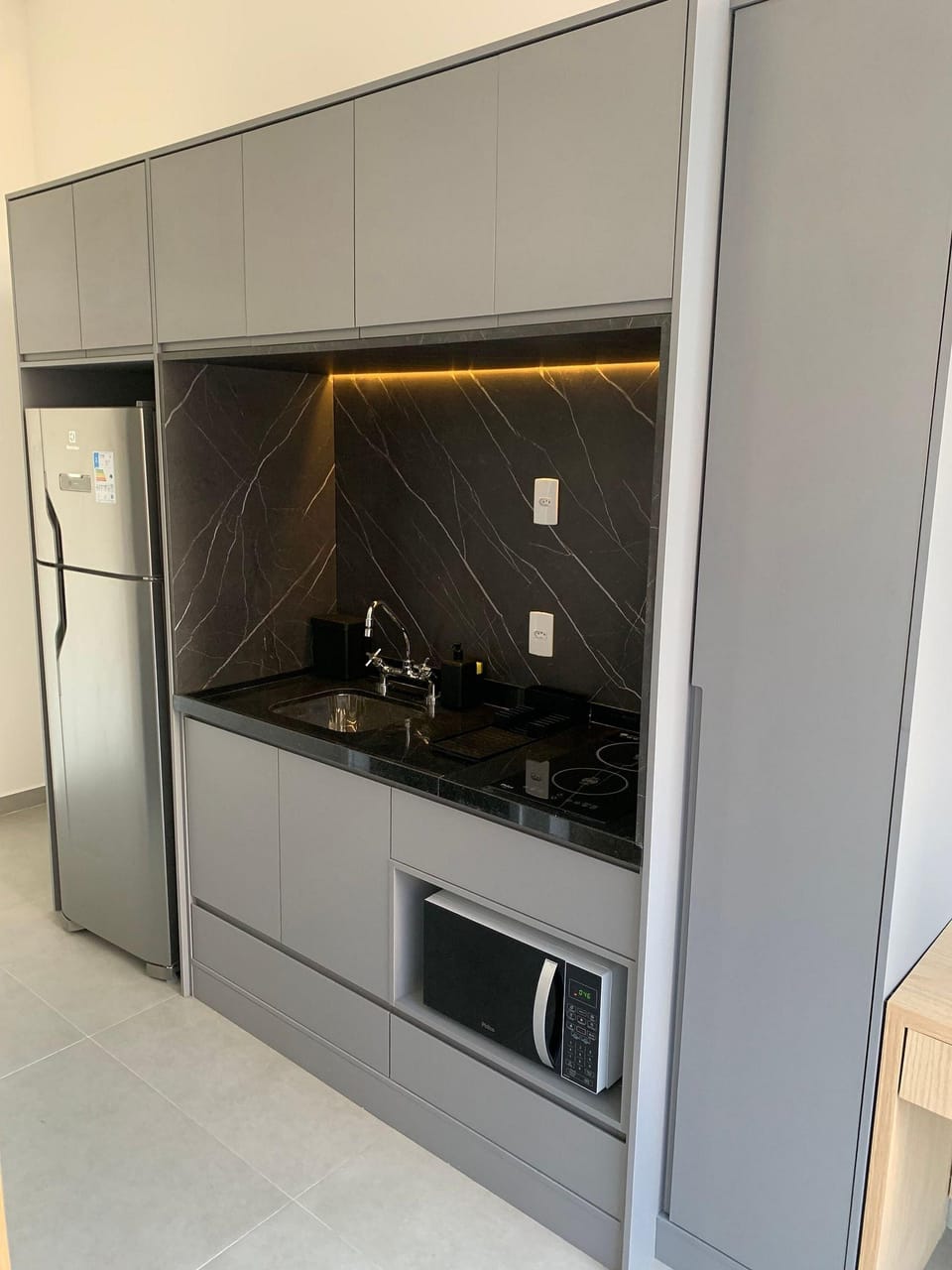 Private kitchen | Toaster, cookware/dishes/utensils