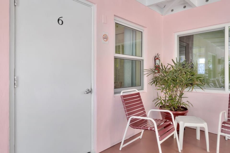 Studio, 1 Queen Bed with Sofa bed | Free WiFi