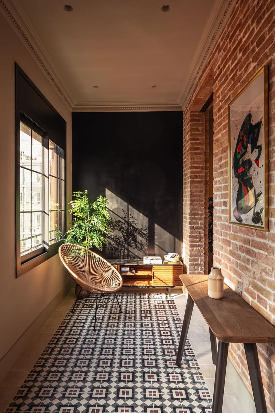House | 6 bedrooms, desk