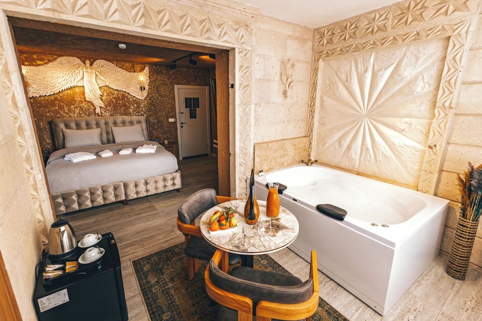 Superior Room, Bathtub | Egyptian cotton sheets, premium bedding, Select Comfort beds