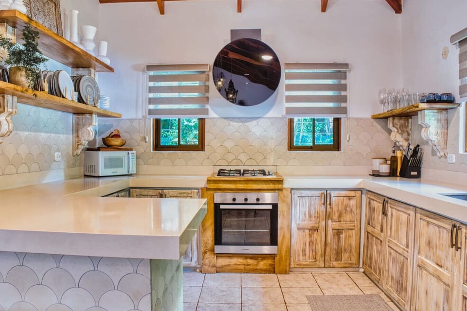 Full Kitchen