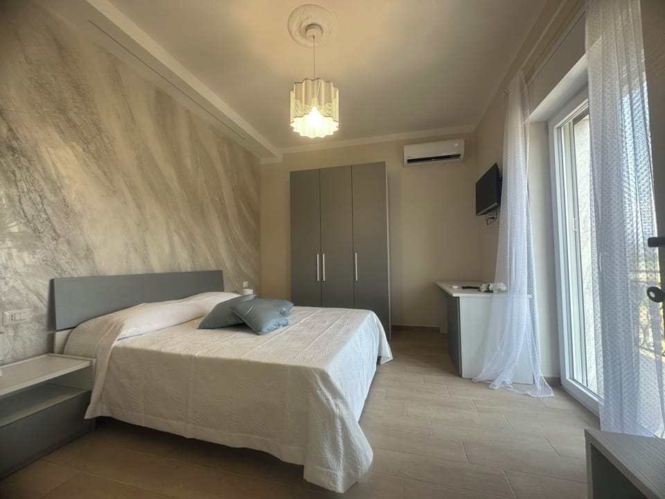 Deluxe Double or Twin Room, Garden View | Desk, free WiFi