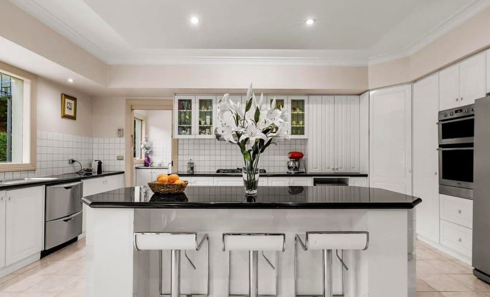Deluxe Villa, Garden View | Private kitchen | Highchair