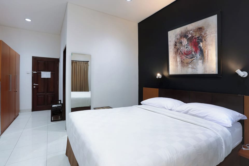 Deluxe Room | Laptop workspace, free WiFi, bed sheets