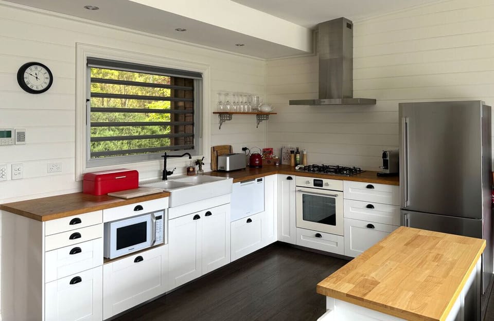 Grand View Villa full kitchen