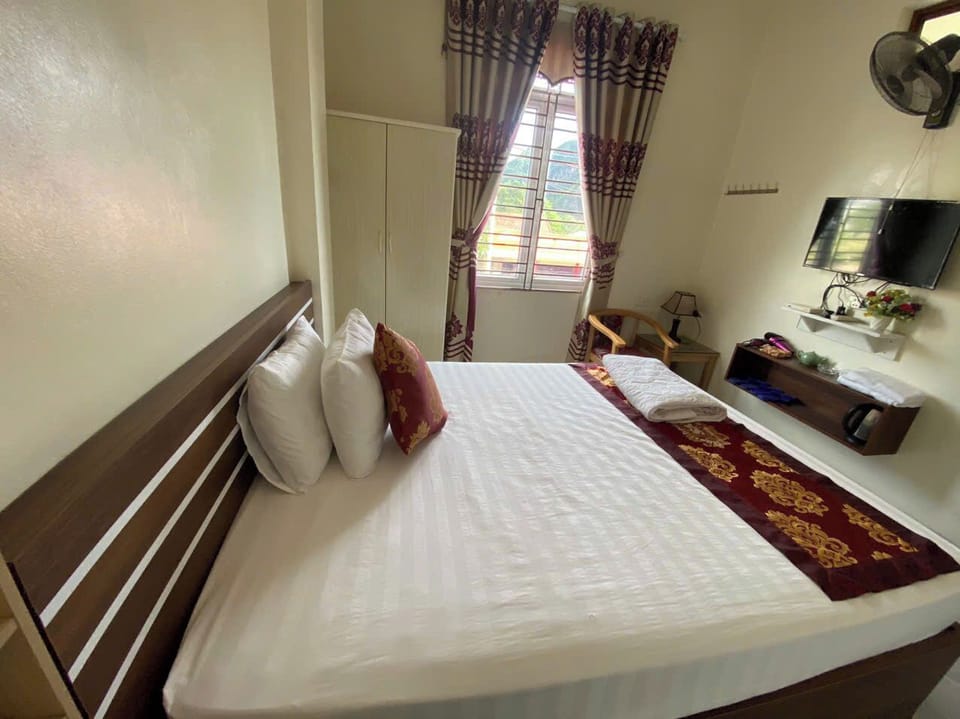 Standard Room, Garden View | Iron/ironing board, free WiFi
