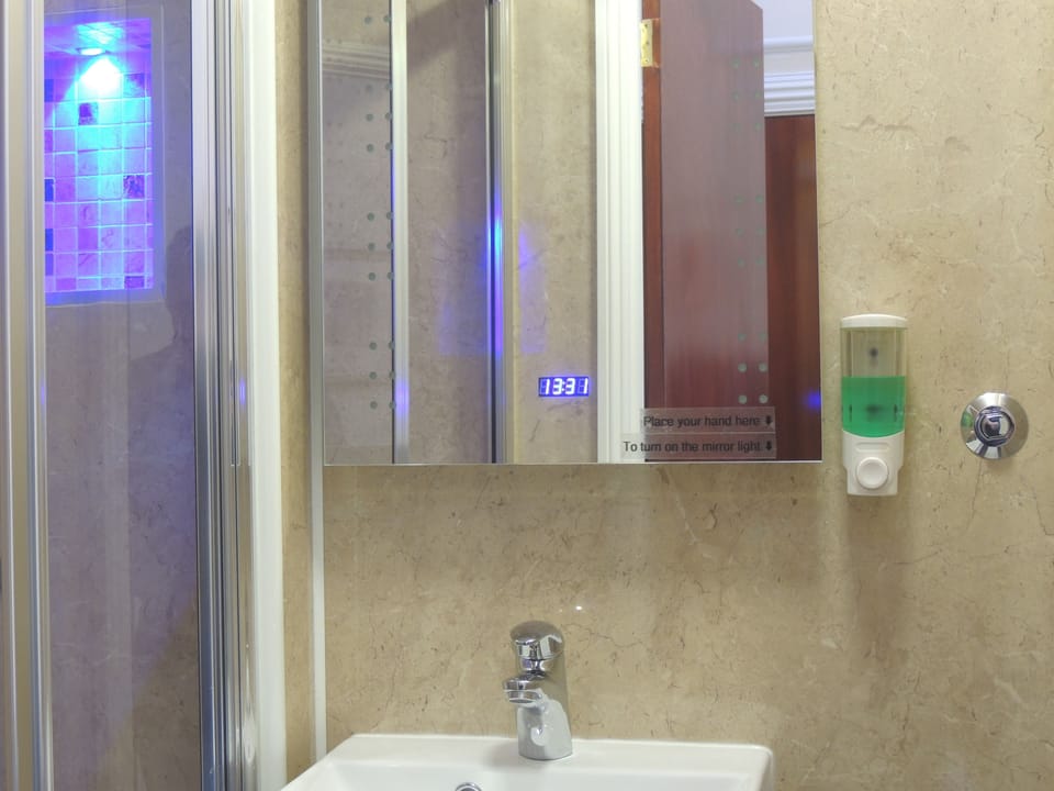Dolphin Hotel Hotel in City of Westminster