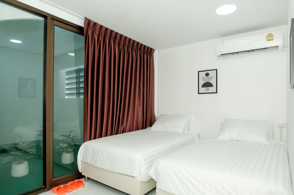 Superior Twin Room, 2 Twin Beds | Free WiFi, bed sheets