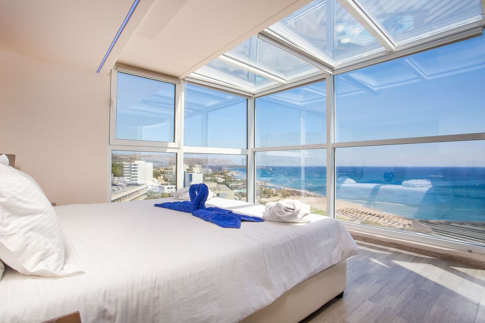 Suite, Sea View (Sky I Sea View) | In-room safe, desk, soundproofing, WiFi (free)