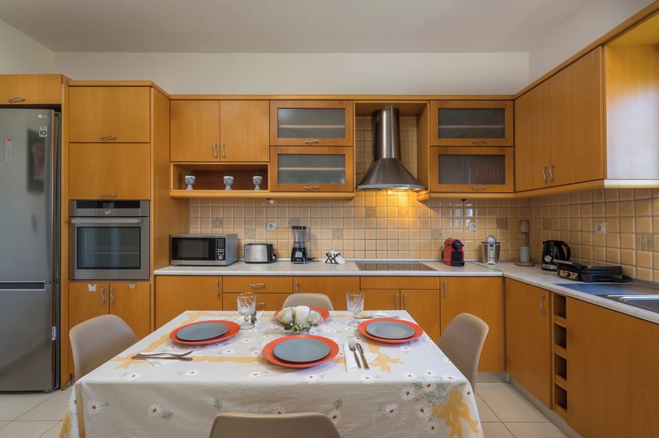 Family Villa, 3 Bedrooms, Sea View, Mountainside | Private kitchen | Electric kettle, toaster, highchair