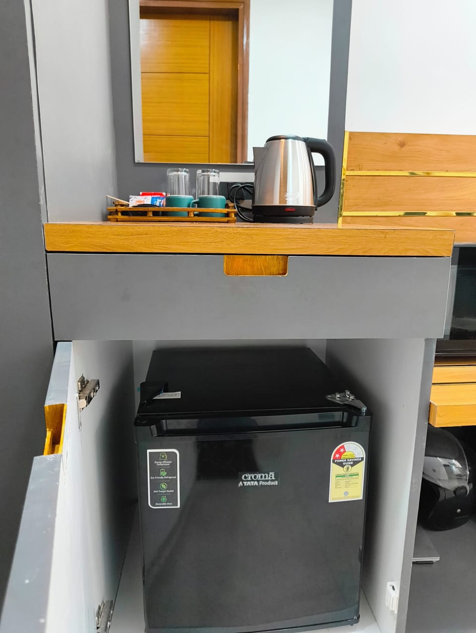 Superior Studio Suite, Balcony, City View | Mini-refrigerator