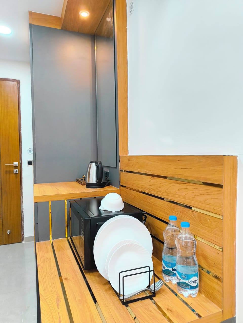 Superior Studio Suite, Balcony, City View | Private kitchenette | Mini-fridge, microwave, cookware/dishes/utensils