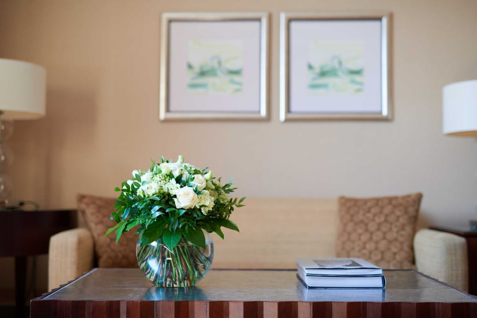 Junior Suite (with Spa and Executive Club Access) | Living area | LCD TV