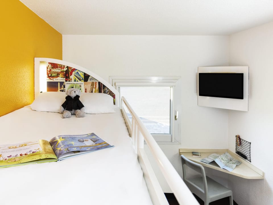 Room, Multiple Beds | Soundproofing