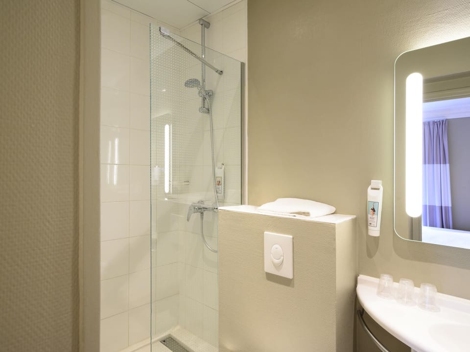 Free toiletries, hair dryer