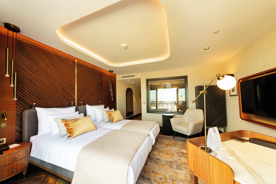 Executive Room, 2 Twin Beds | Premium bedding, memory foam beds, minibar, in-room safe