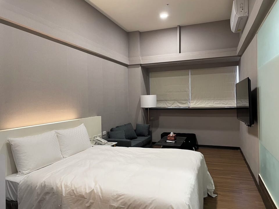 Deluxe Double Room | Desk, laptop workspace, WiFi (free)