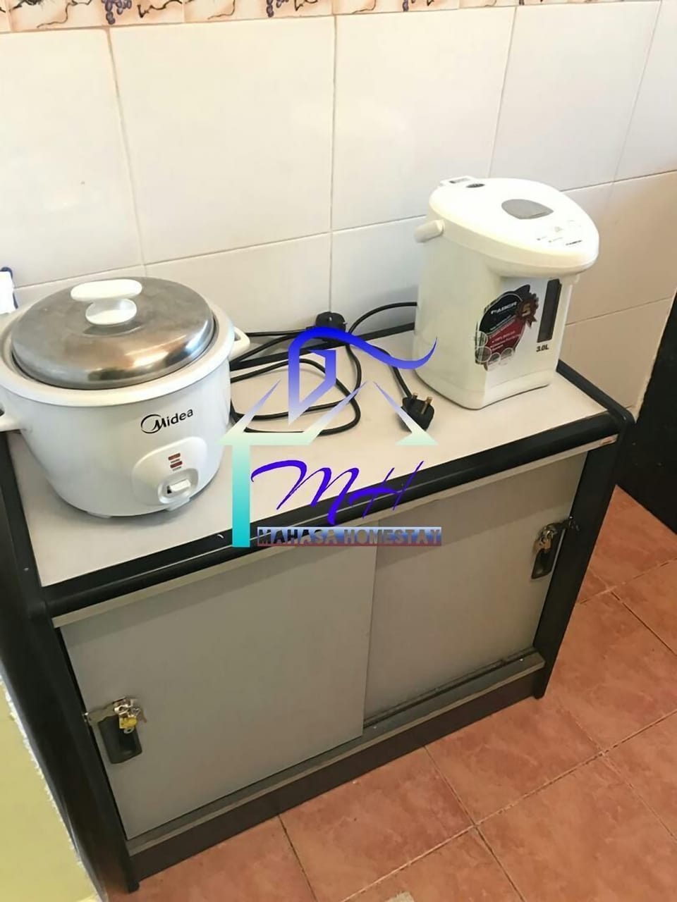 Apartment, Balcony, City View | Private kitchen | Electric kettle