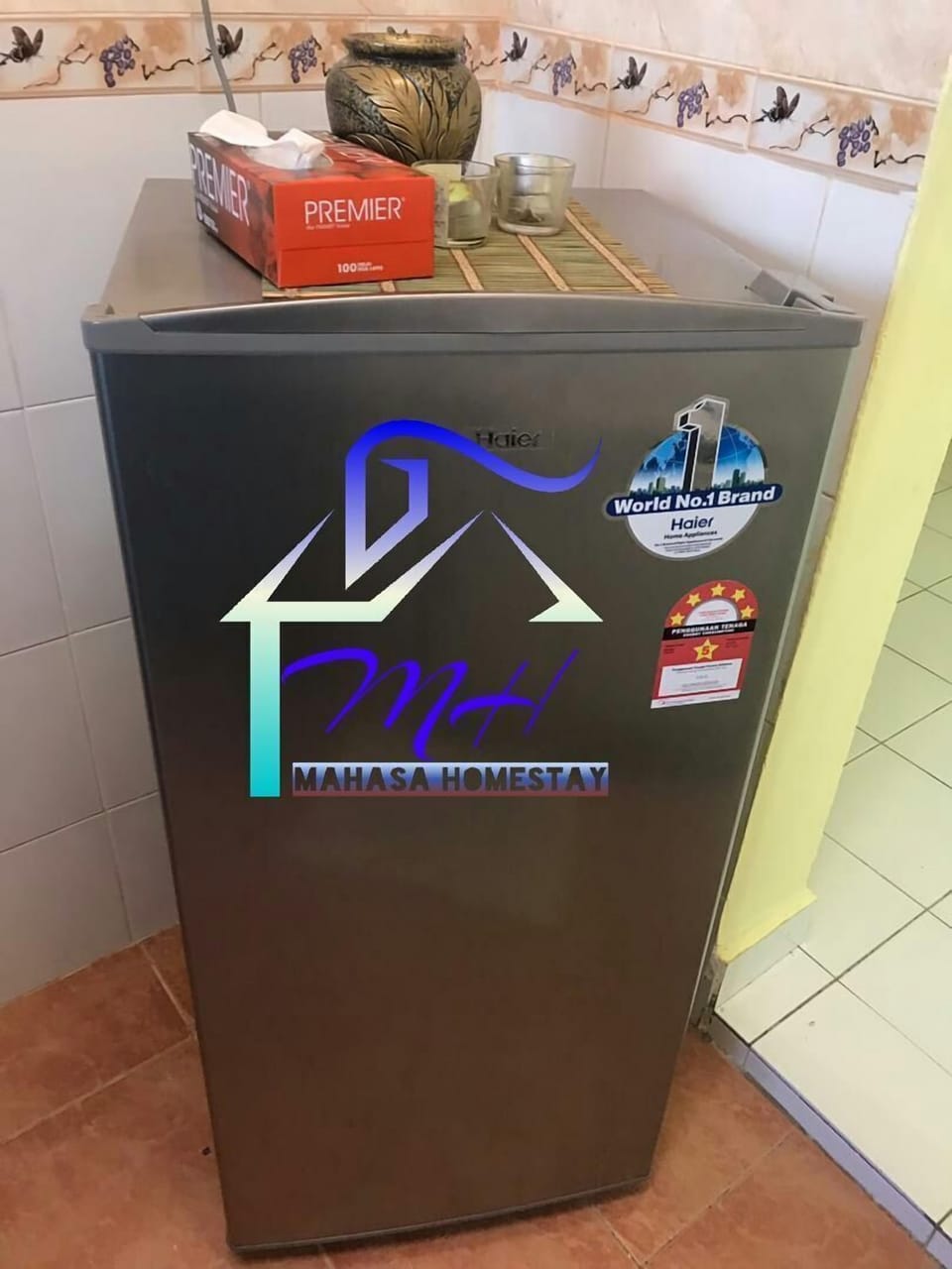 Apartment, Balcony, City View | Private kitchen | Electric kettle