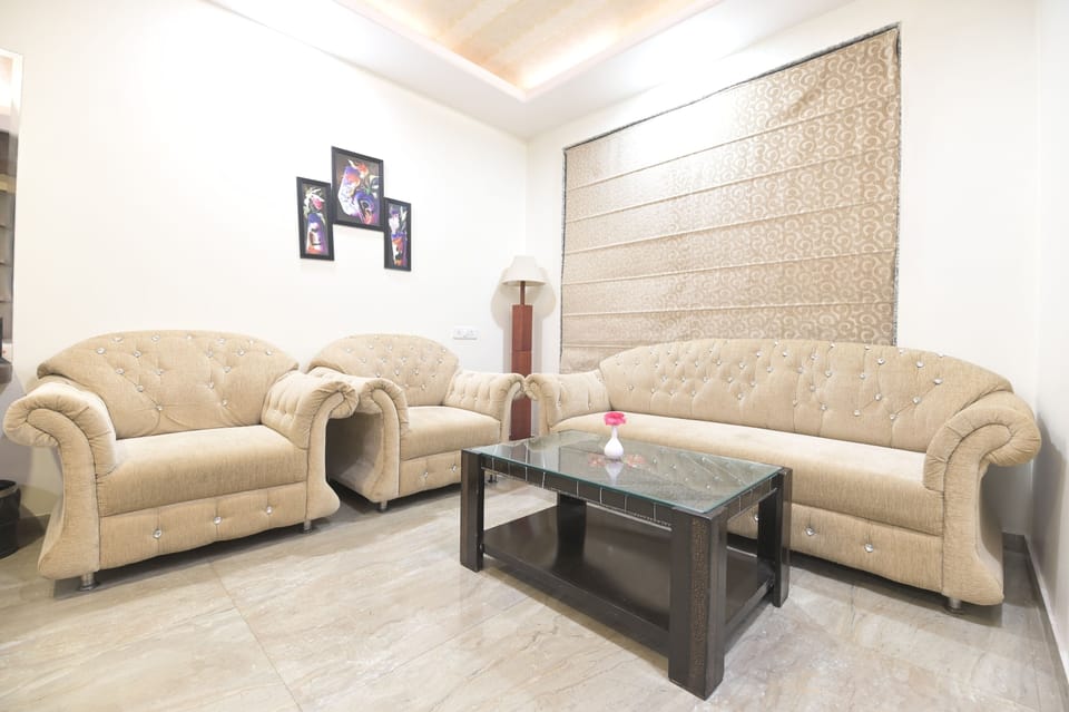 Premium Room | Living room