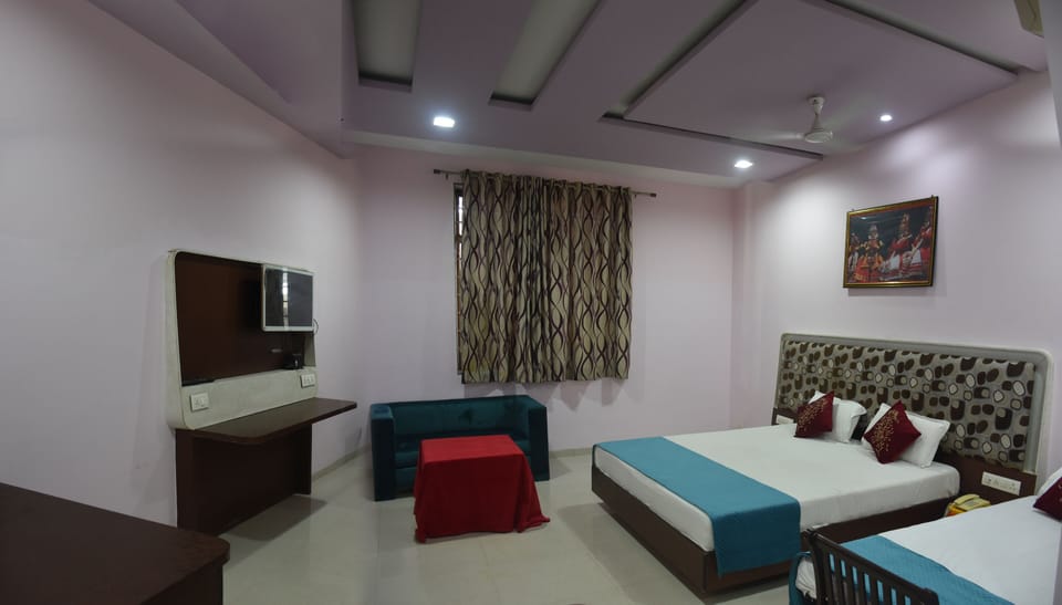 Deluxe Double or Twin Room