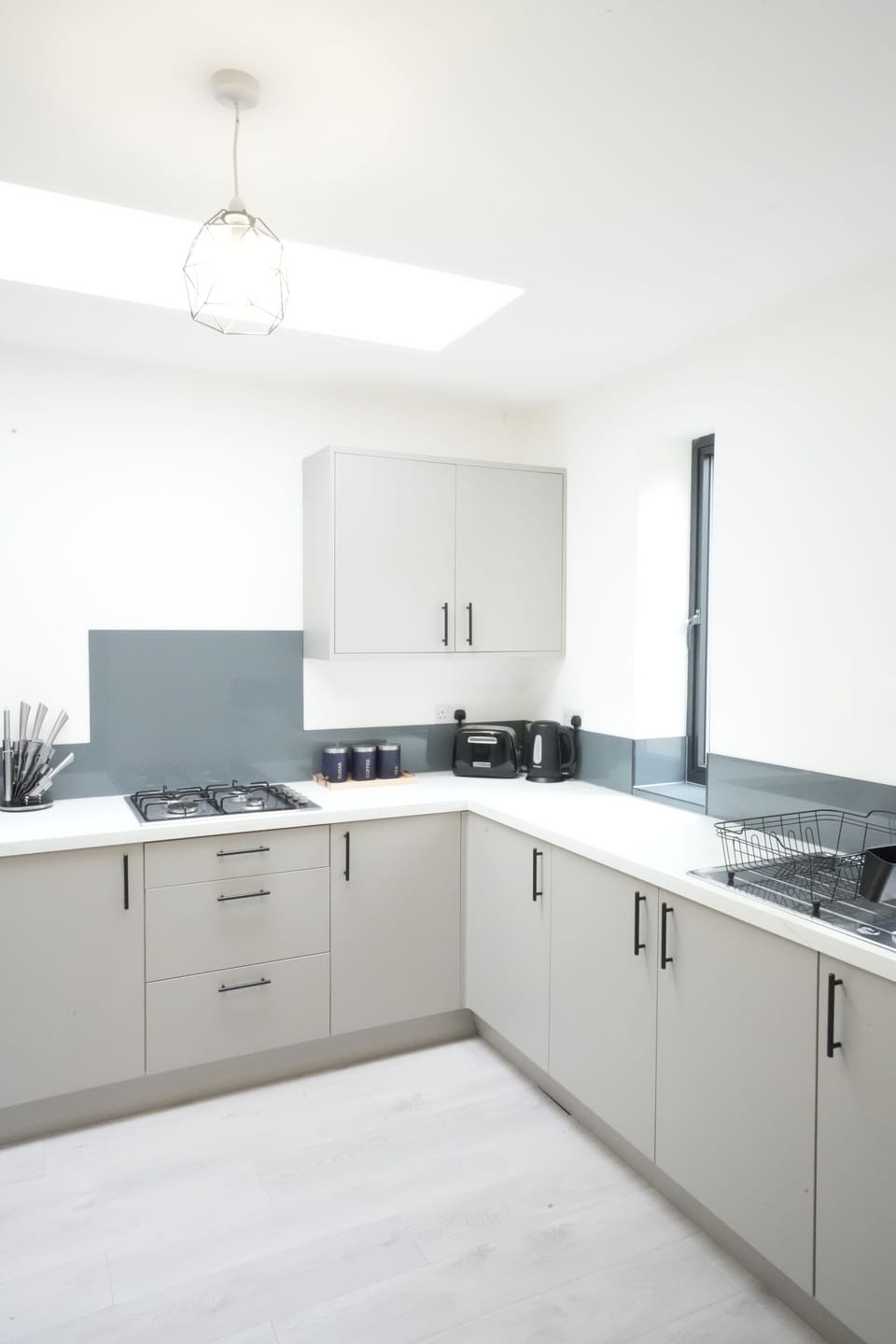 Full-size fridge, microwave, oven, toaster