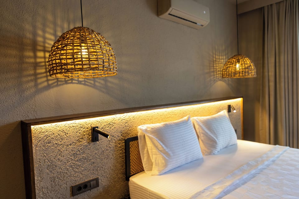 Deluxe Room, Garden View | Egyptian cotton sheets, premium bedding, minibar, in-room safe