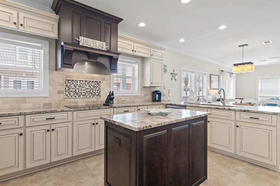Fintastic - Seagrove Beach - Kitchen