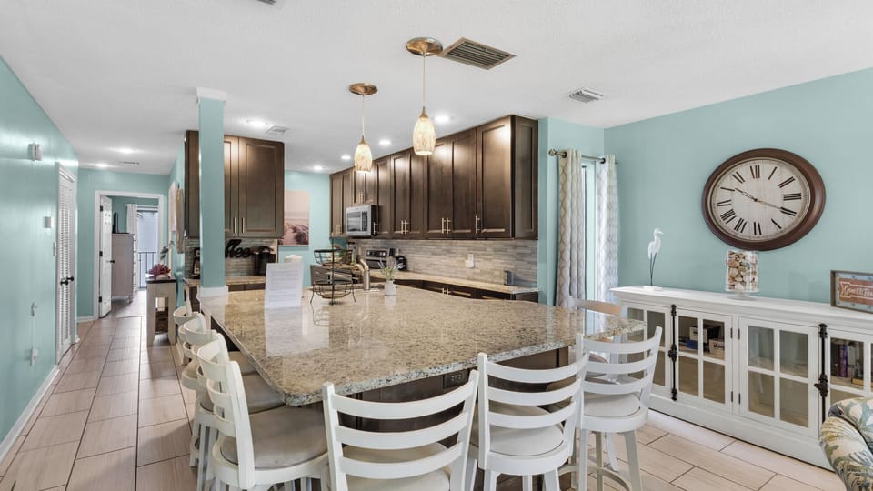 Edgewater Golf Villa 707 Dining Area