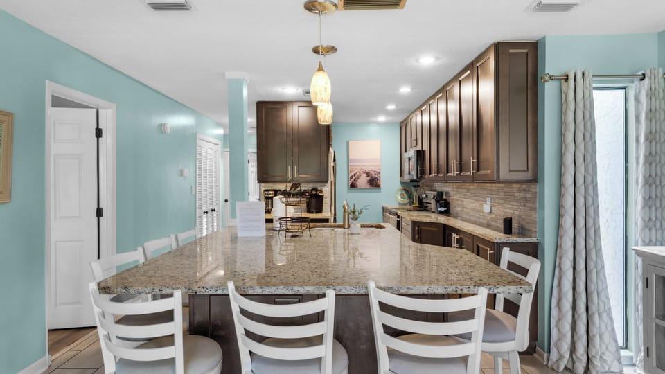 Edgewater Golf Villa 707 Dining Area