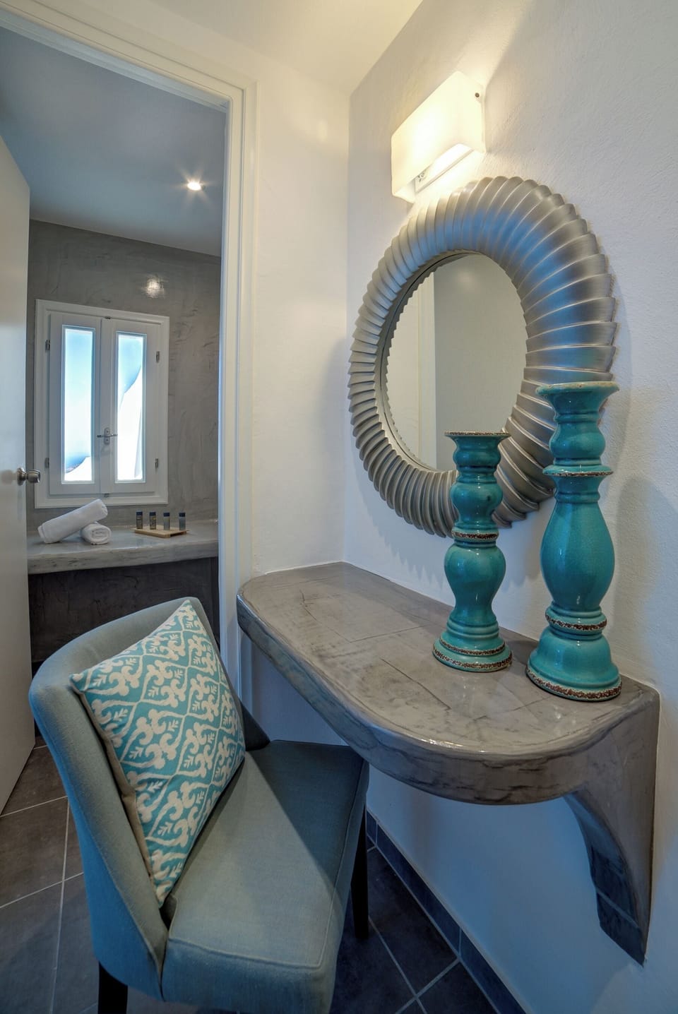 Superior Suite | 1 bedroom, in-room safe, soundproofing, iron/ironing board