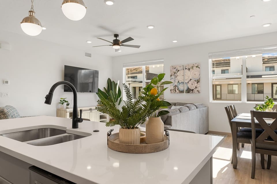 Condo, 2 Bedrooms | Interior