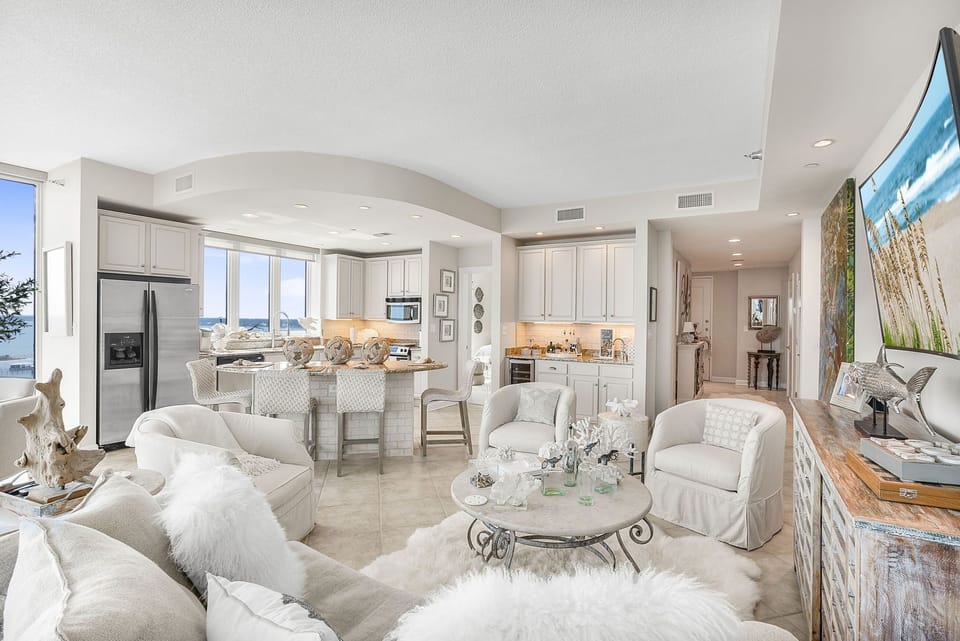 Condo, 3 Bedrooms | Interior