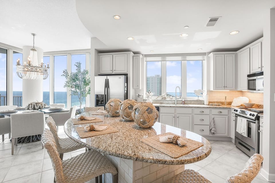Condo, 3 Bedrooms | Private kitchen | Coffee/tea maker, fridge, oven